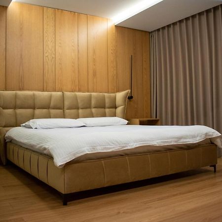 Bocca Hotel Корча Экстерьер фото