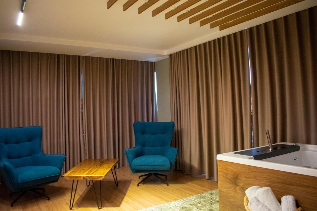 Bocca Hotel Корча Экстерьер фото