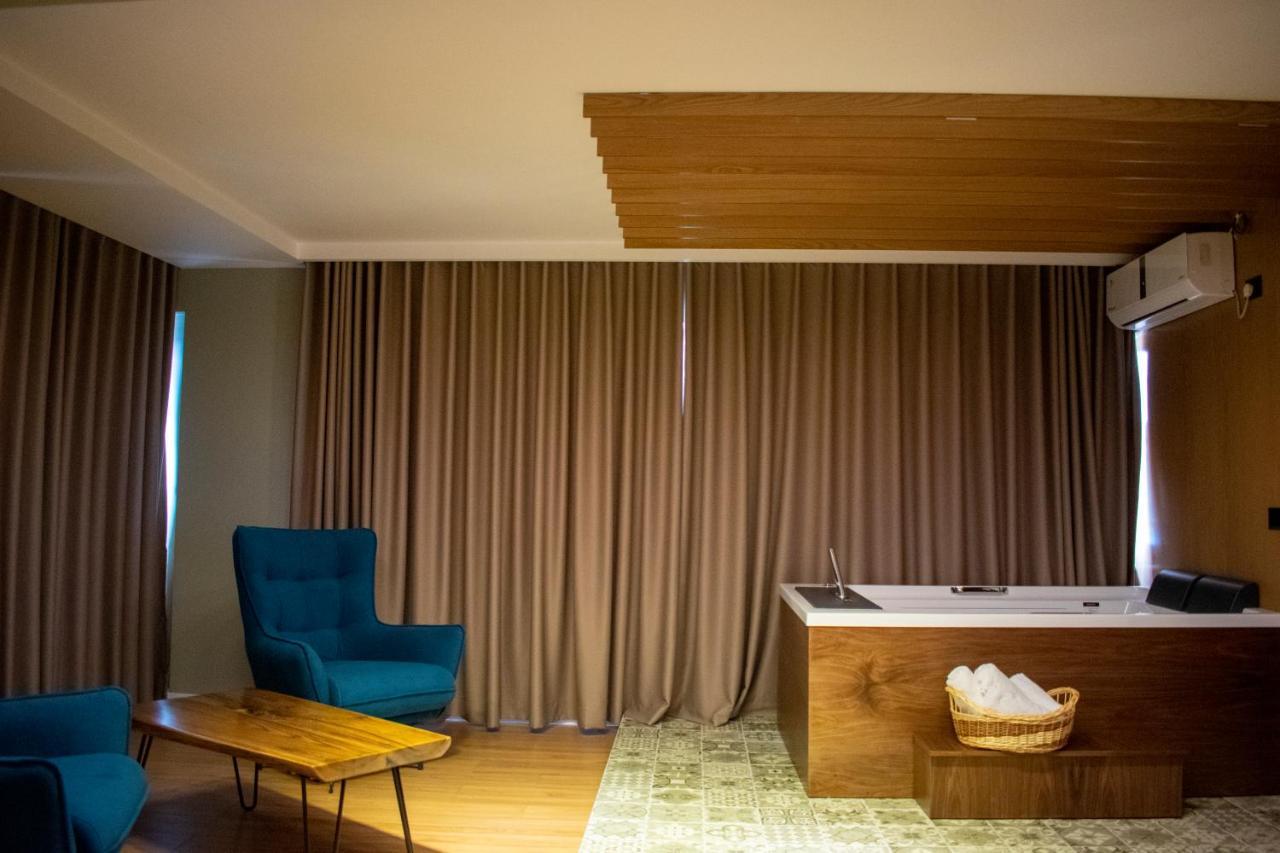 Bocca Hotel Корча Экстерьер фото