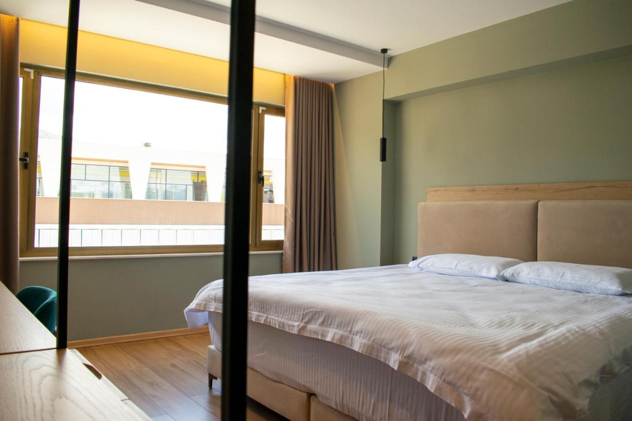 Bocca Hotel Корча Экстерьер фото