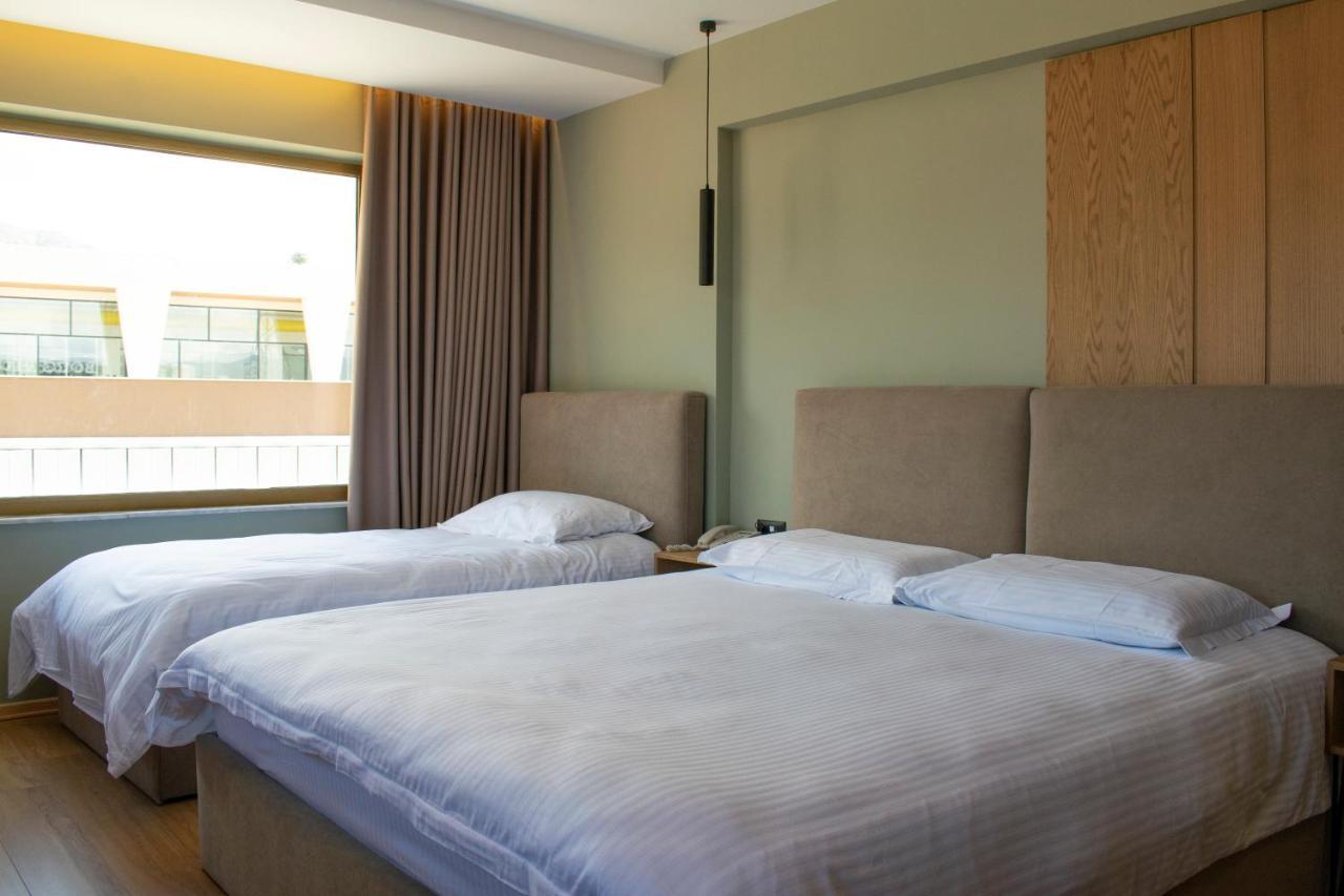 Bocca Hotel Корча Экстерьер фото