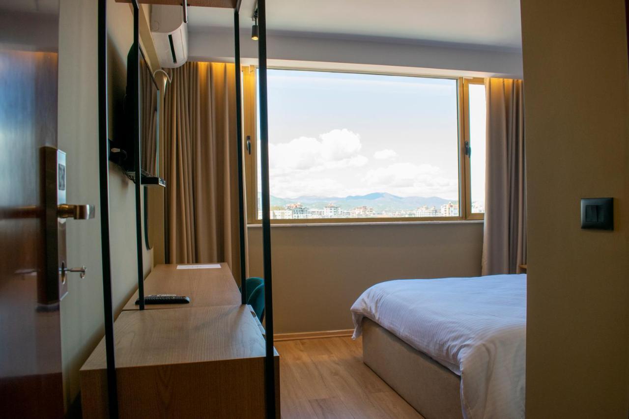 Bocca Hotel Корча Экстерьер фото