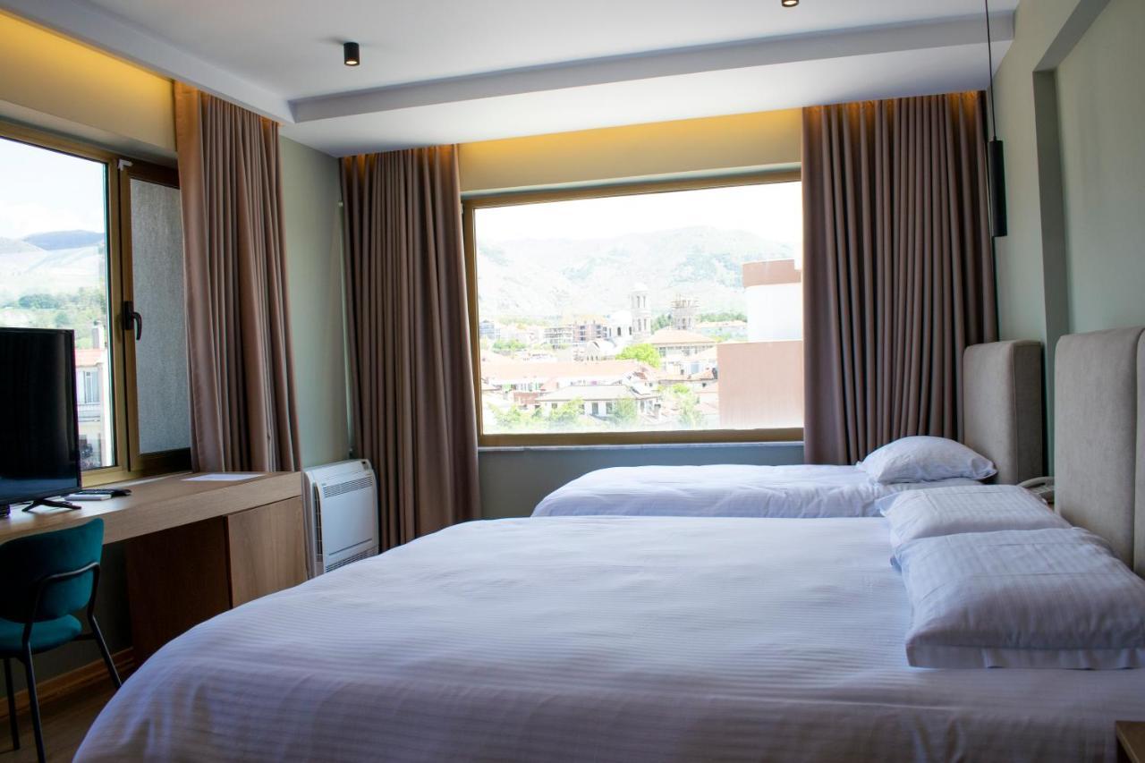 Bocca Hotel Корча Экстерьер фото