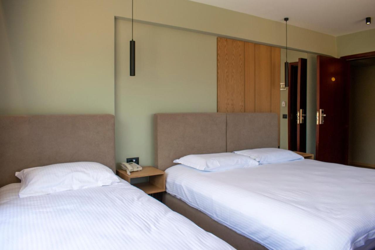 Bocca Hotel Корча Экстерьер фото