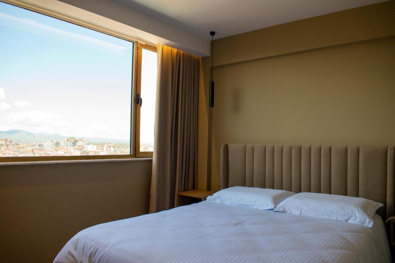 Bocca Hotel Корча Экстерьер фото