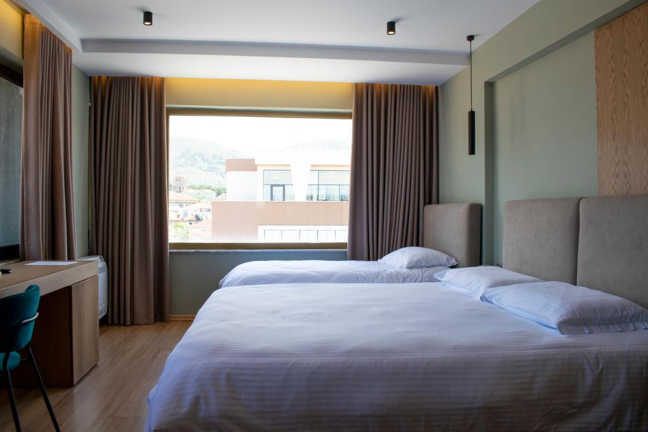Bocca Hotel Корча Экстерьер фото