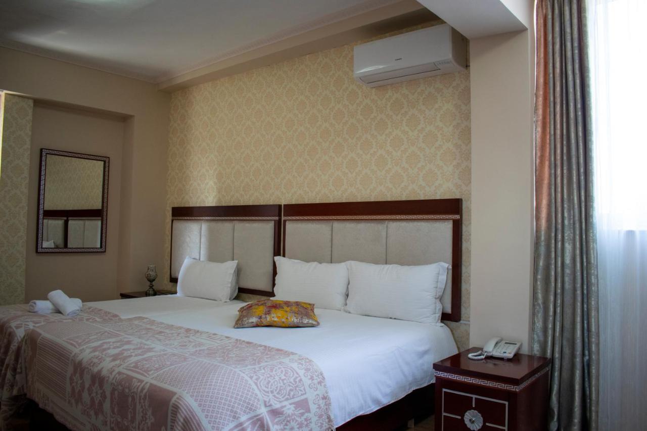 Bocca Hotel Корча Экстерьер фото